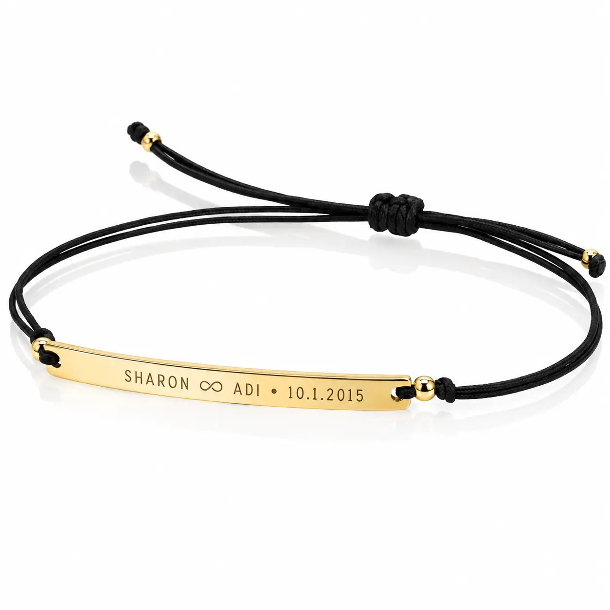 Delicate wire bracelet with engraving