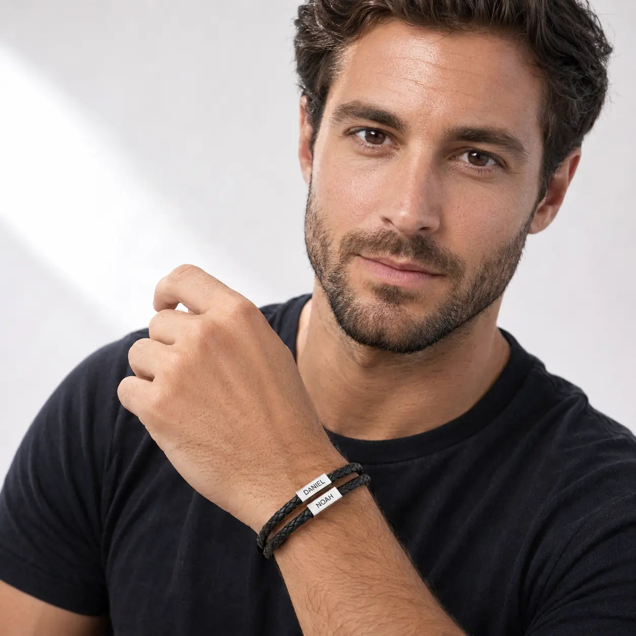 Yeone bracelet with engraved rectangle for men